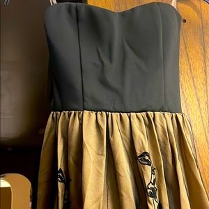 Black strapless girl dress